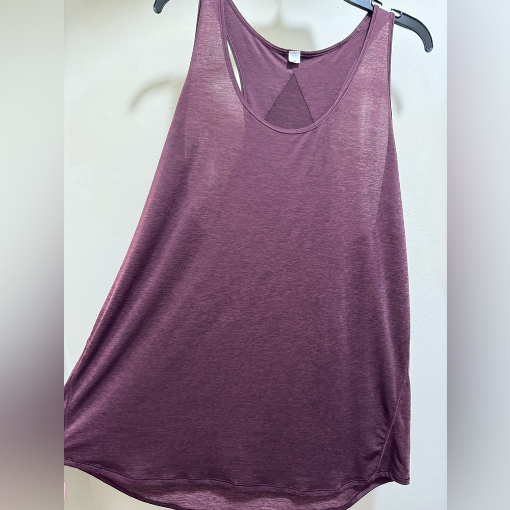 LULULEMON ESSENTIAL TANK